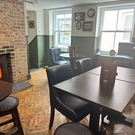 The London Inn Padstow Bagian luar foto