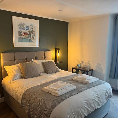 The London Inn Padstow Bagian luar foto