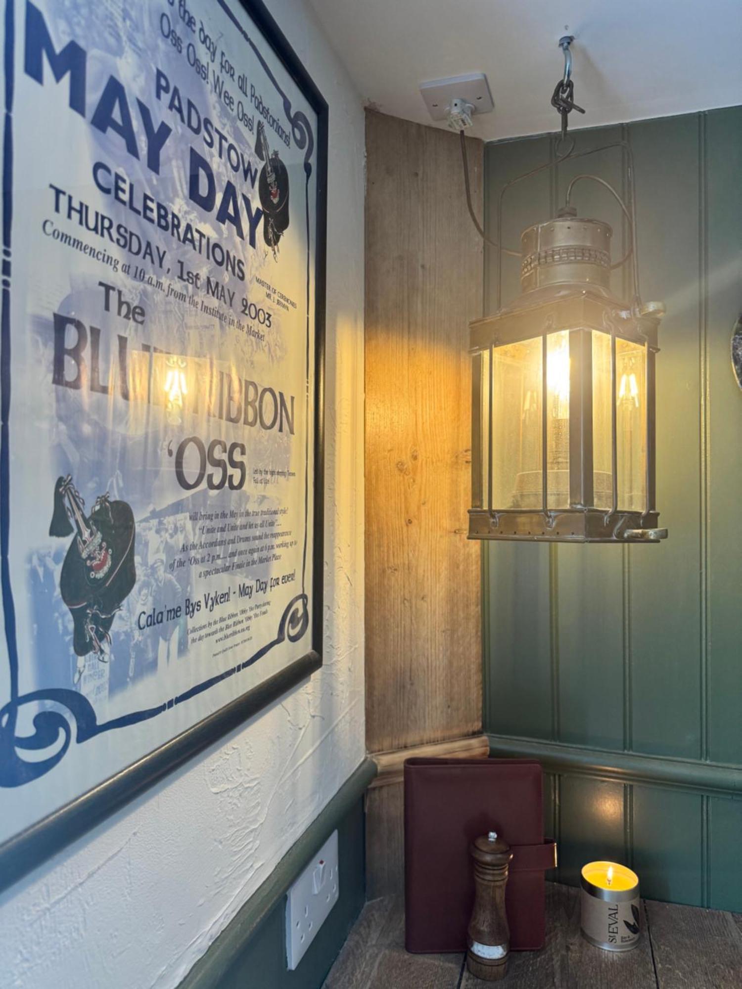 The London Inn Padstow Bagian luar foto