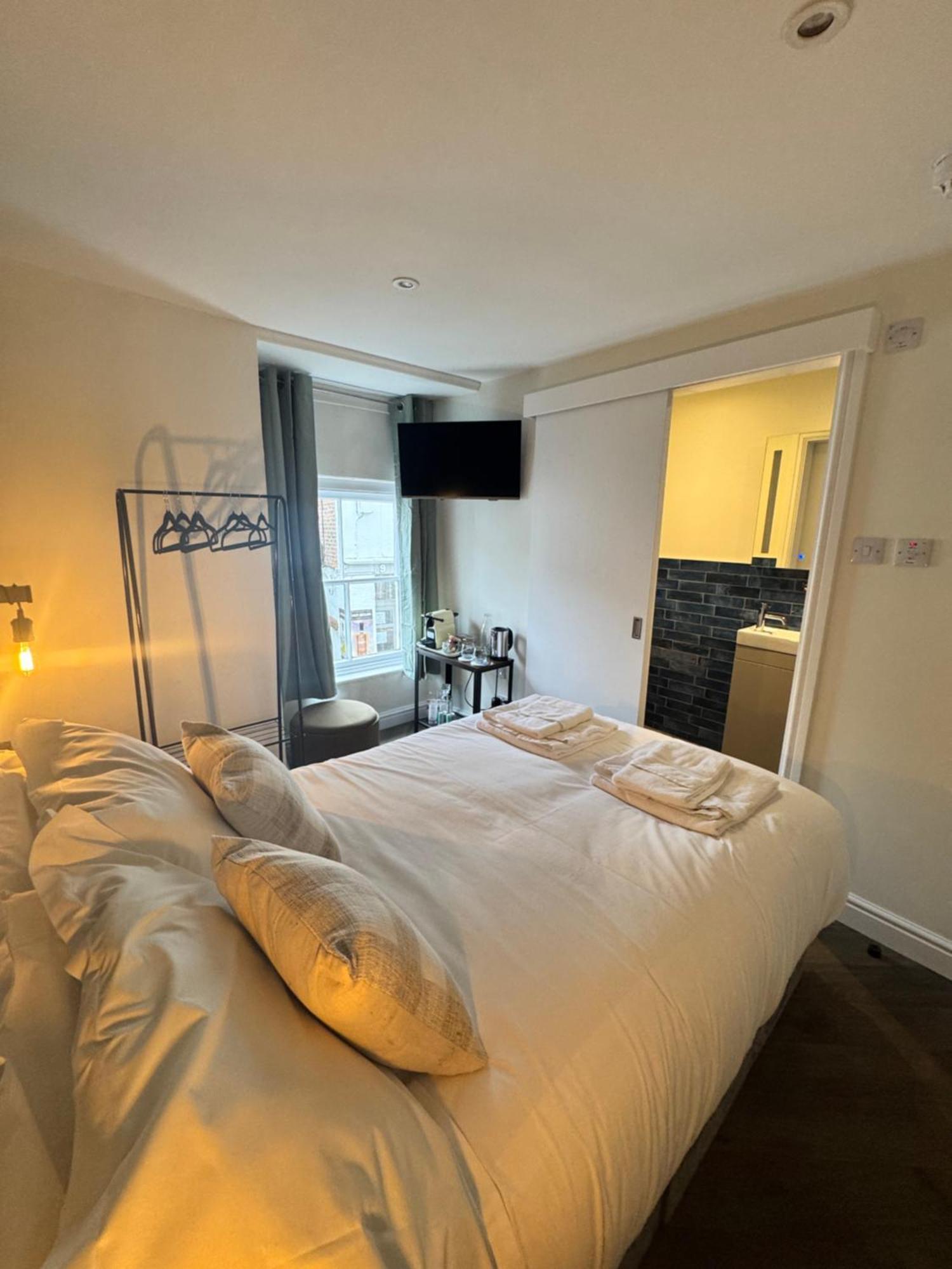The London Inn Padstow Bagian luar foto