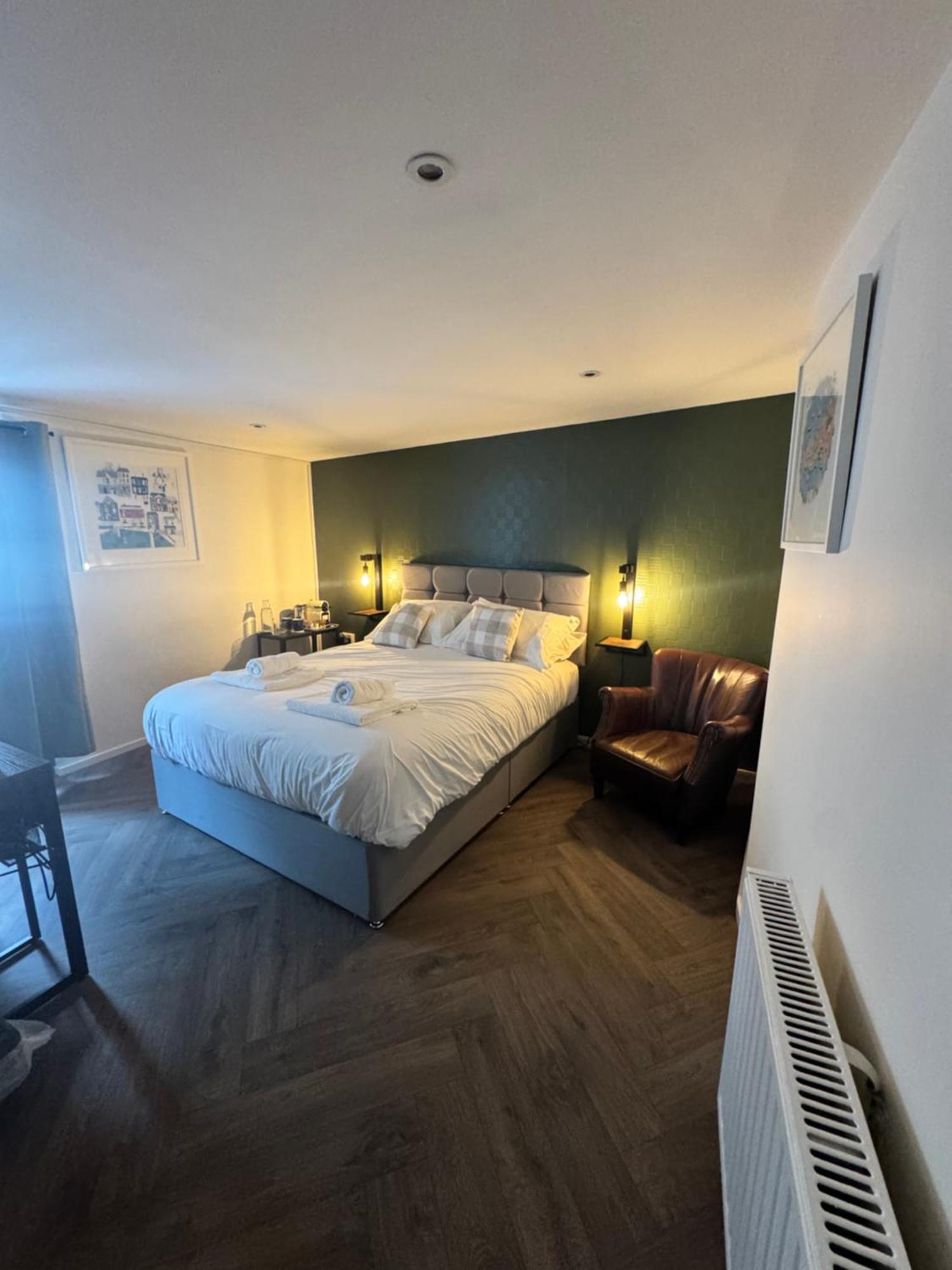 The London Inn Padstow Bagian luar foto