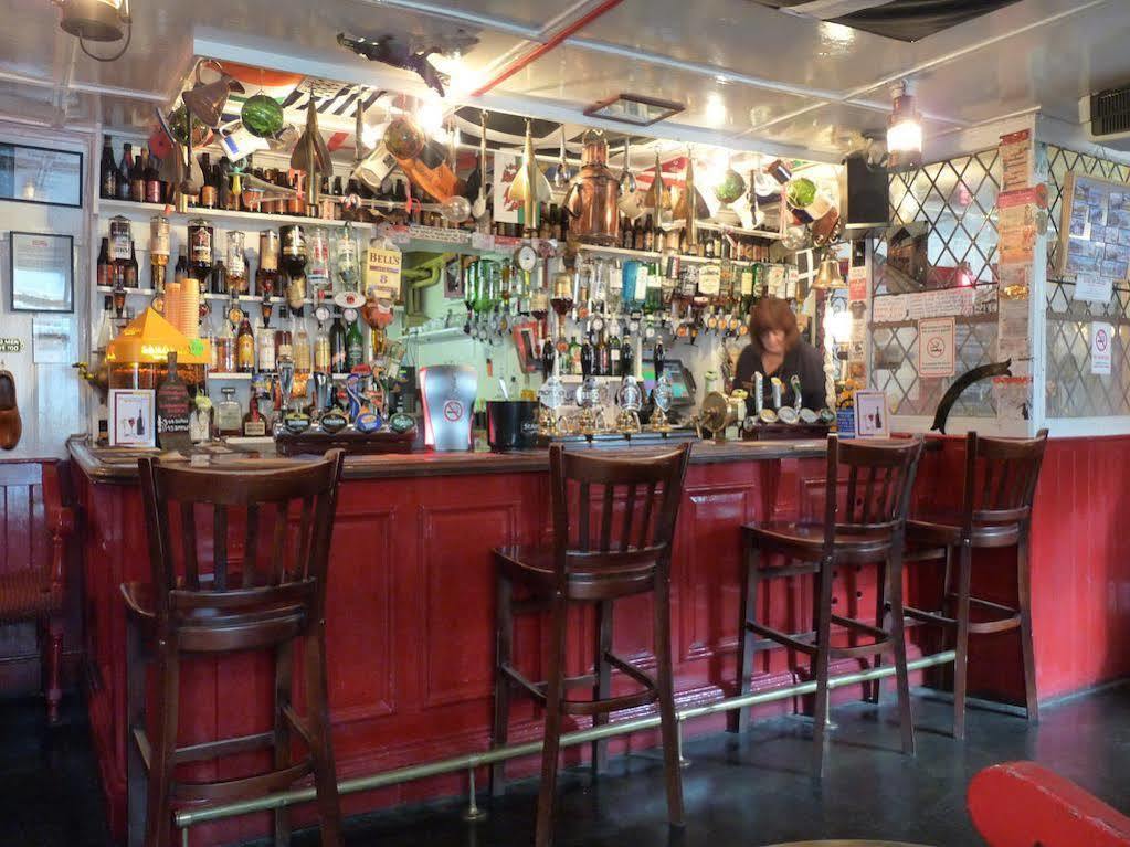 The London Inn Padstow Bagian luar foto