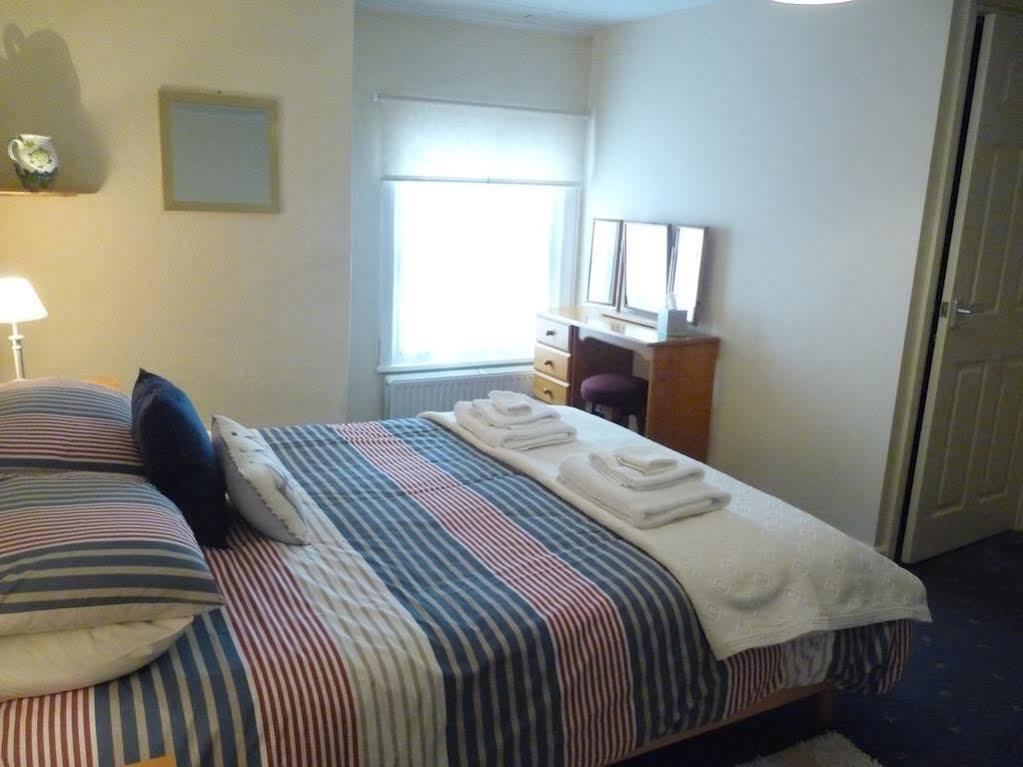 The London Inn Padstow Bagian luar foto