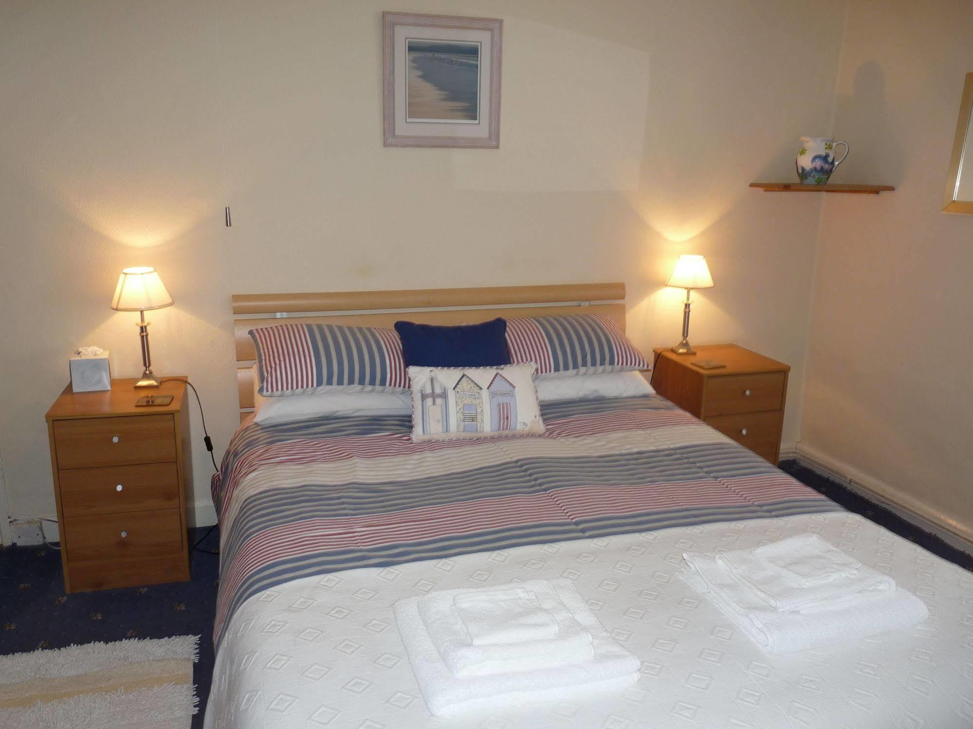The London Inn Padstow Bagian luar foto